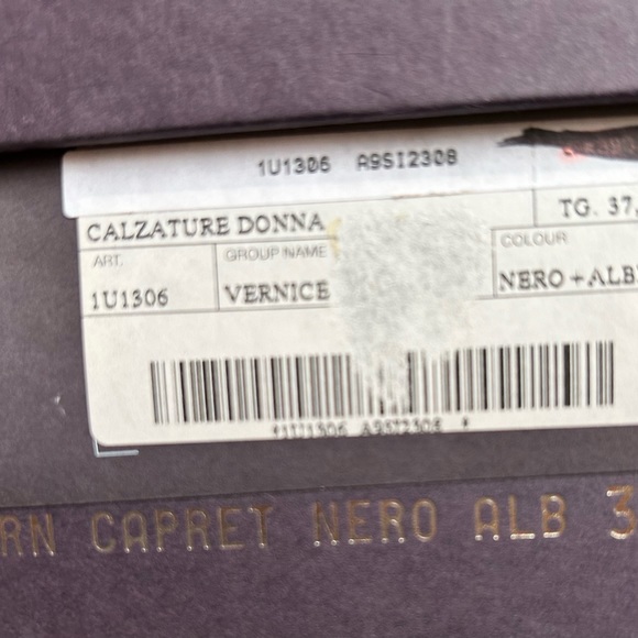 Pre-loved authentic Prada boots. - Picture 11 of 12